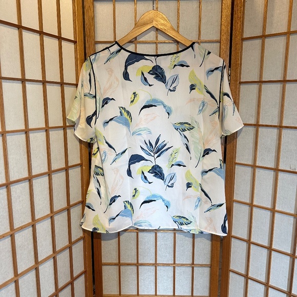 Tropical Print Banana Republic Blouse - Picture 2 of 13